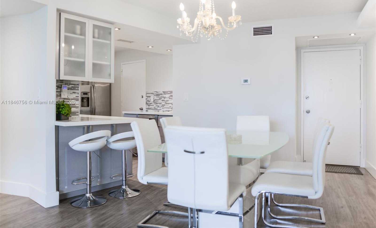 Small Image of 6039 COLLINS AVE #937, Miami Beach Number 5