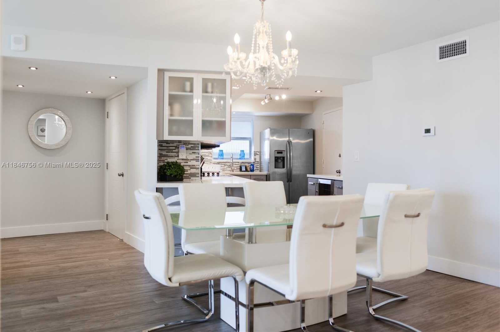Small Image of 6039 COLLINS AVE #937, Miami Beach Number 8