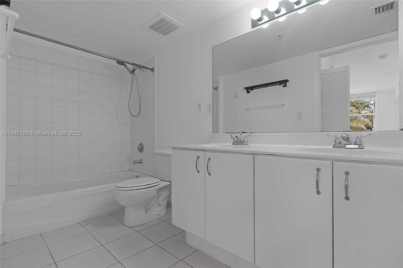 Small Image of 1555 NORTH TREASURE DR #205, North Bay Village Number 18