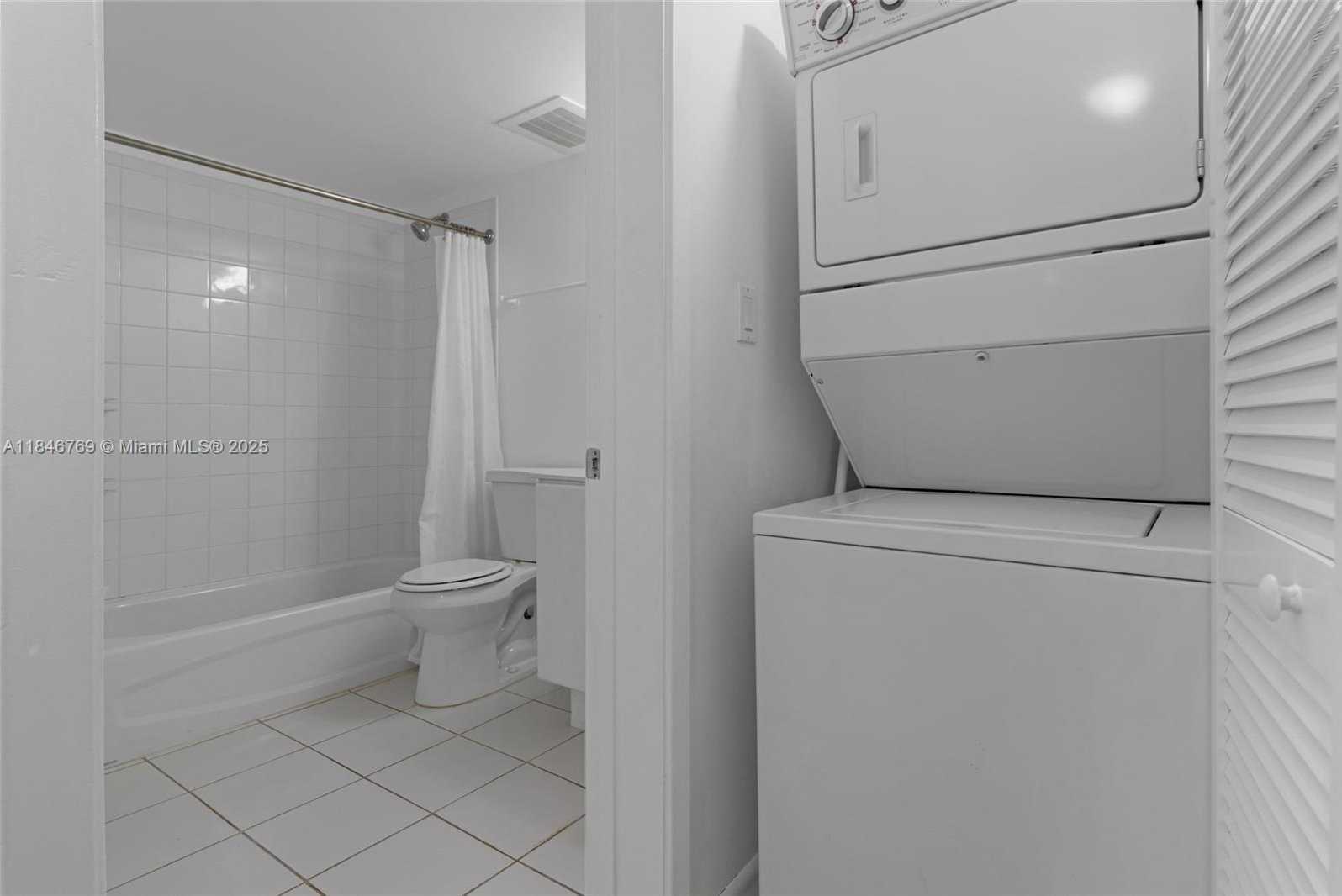 Small Image of 1555 NORTH TREASURE DR #205, North Bay Village Number 24