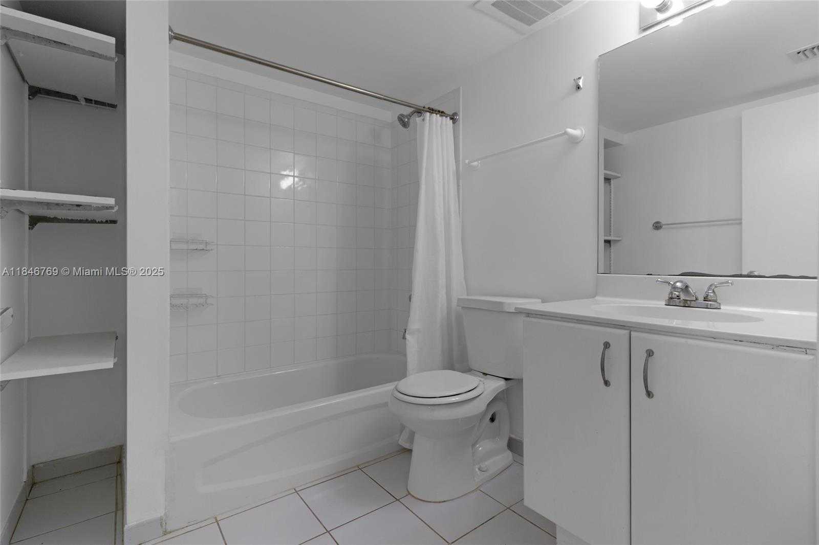 Small Image of 1555 NORTH TREASURE DR #205, North Bay Village Number 25