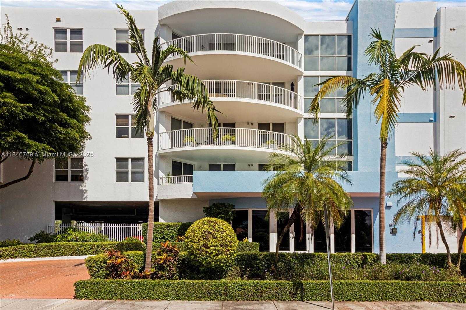 Small Image of 1555 NORTH TREASURE DR #205, North Bay Village Number 29