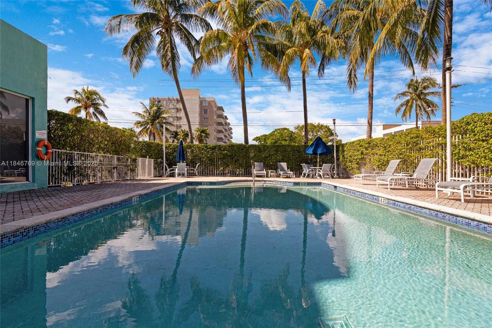 Small Image of 1555 NORTH TREASURE DR #205, North Bay Village Number 40