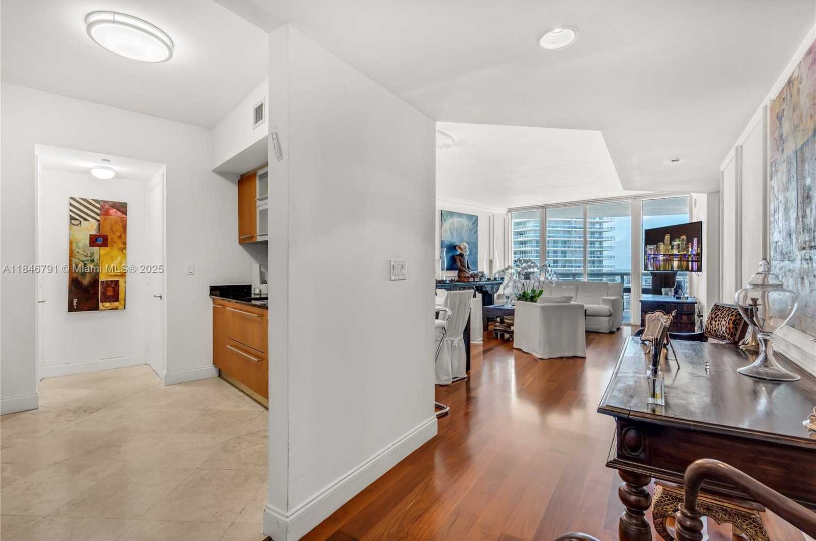 Small Image of 400 NORTH EAST ALTON RD #2409, Miami Beach Number 11