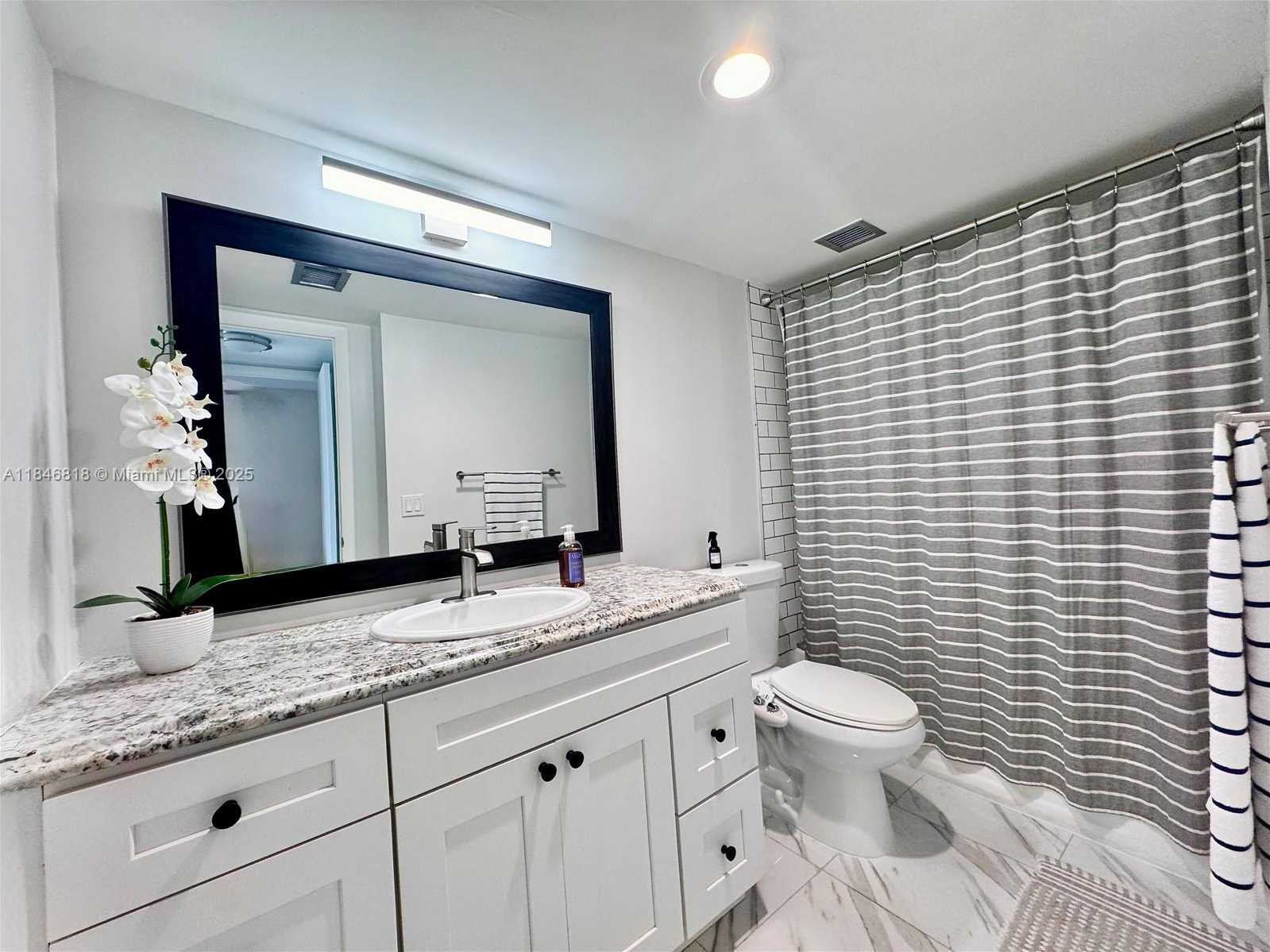 Small Image of 2851 NORTH EAST 183RD ST #1508E, Aventura Number 14