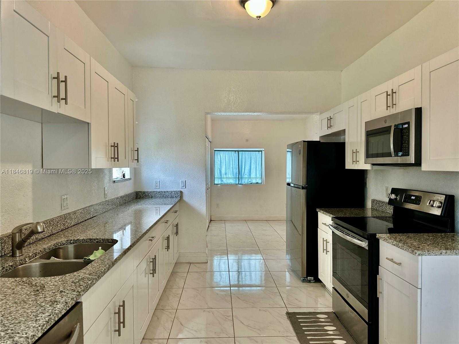 Small Image of 1284 NORTH WEST 39 ST, Miami Number 10