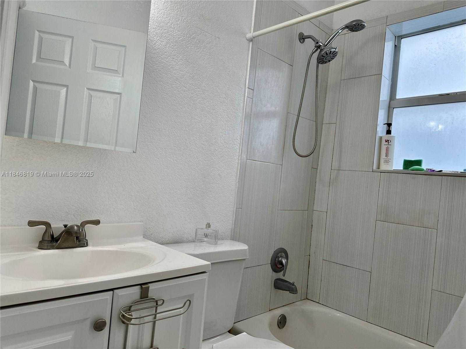 Small Image of 1284 NORTH WEST 39 ST, Miami Number 14