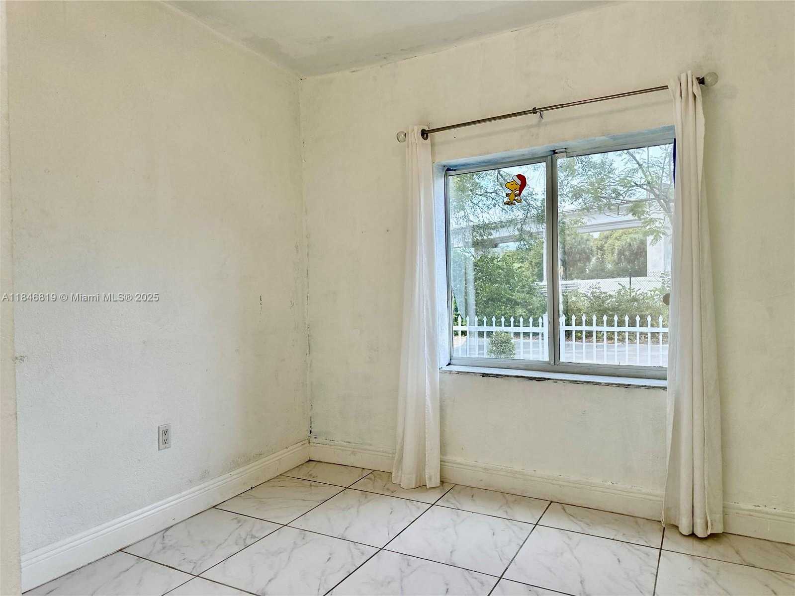 Small Image of 1284 NORTH WEST 39 ST, Miami Number 16