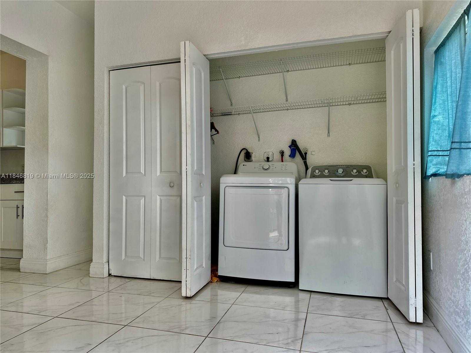Small Image of 1284 NORTH WEST 39 ST, Miami Number 17
