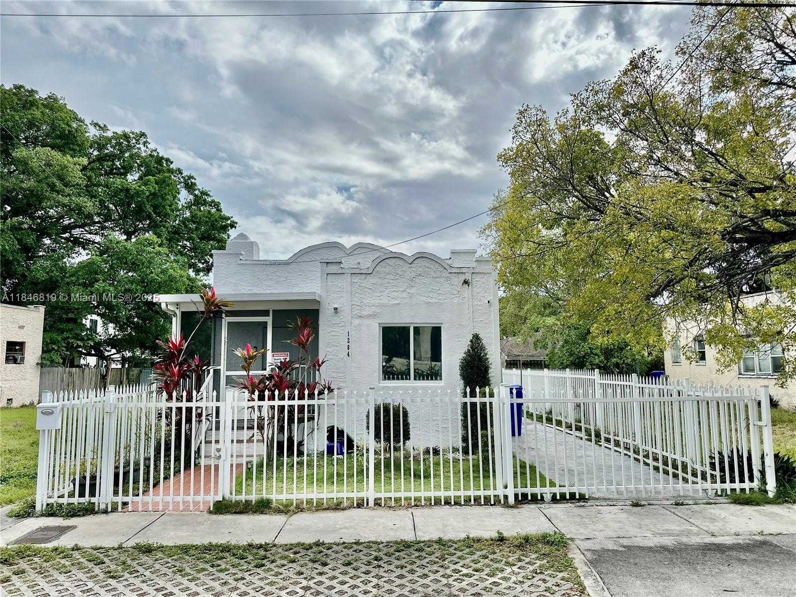 Small Image of 1284 NORTH WEST 39 ST, Miami Number 2