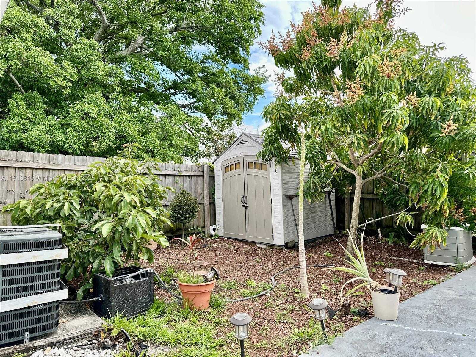 Small Image of 1284 NORTH WEST 39 ST, Miami Number 4