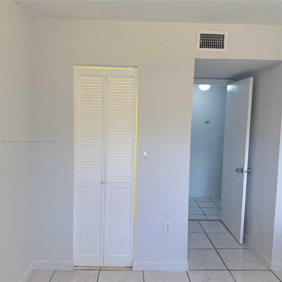 Small Image of 2750 WEST 76TH ST #104, Hialeah Number 12