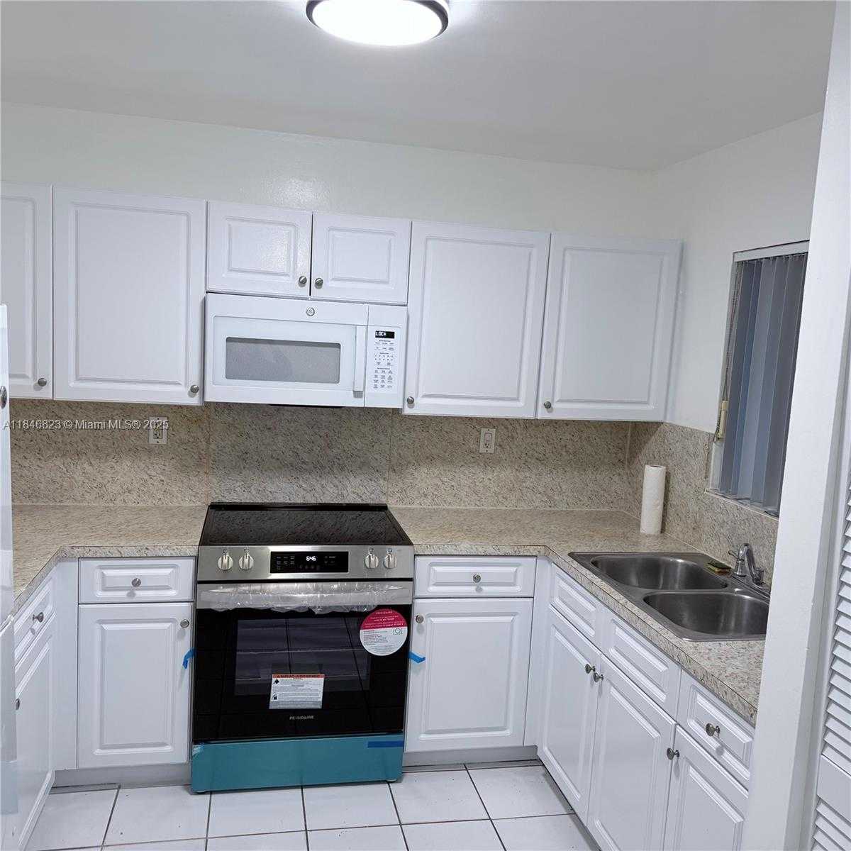 Small Image of 2750 WEST 76TH ST #104, Hialeah Number 7