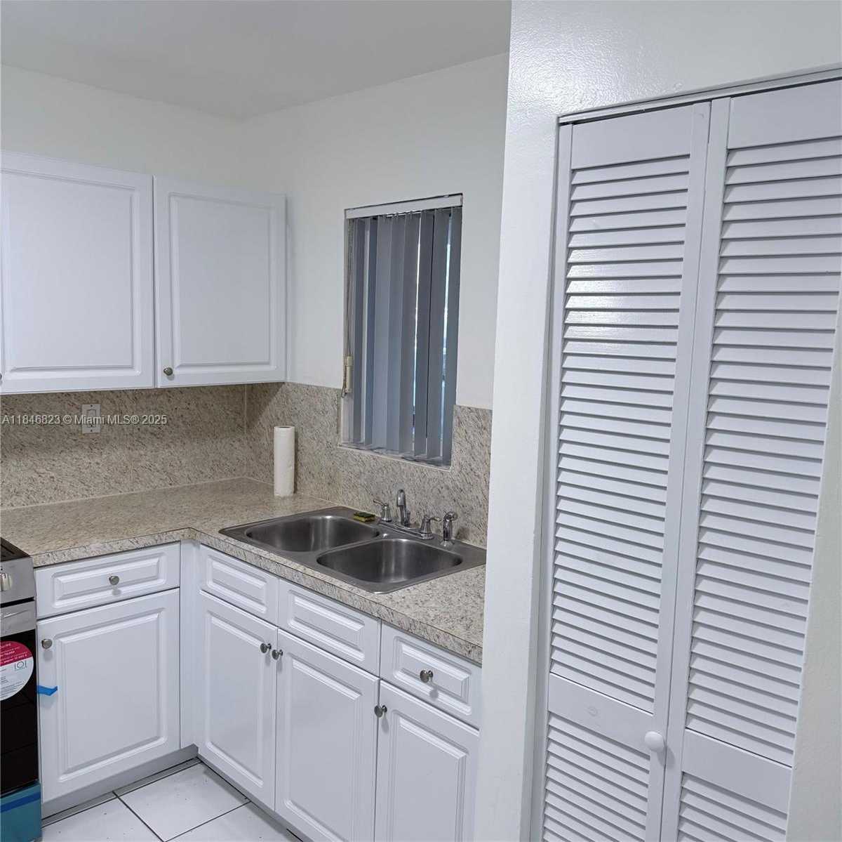 Small Image of 2750 WEST 76TH ST #104, Hialeah Number 8