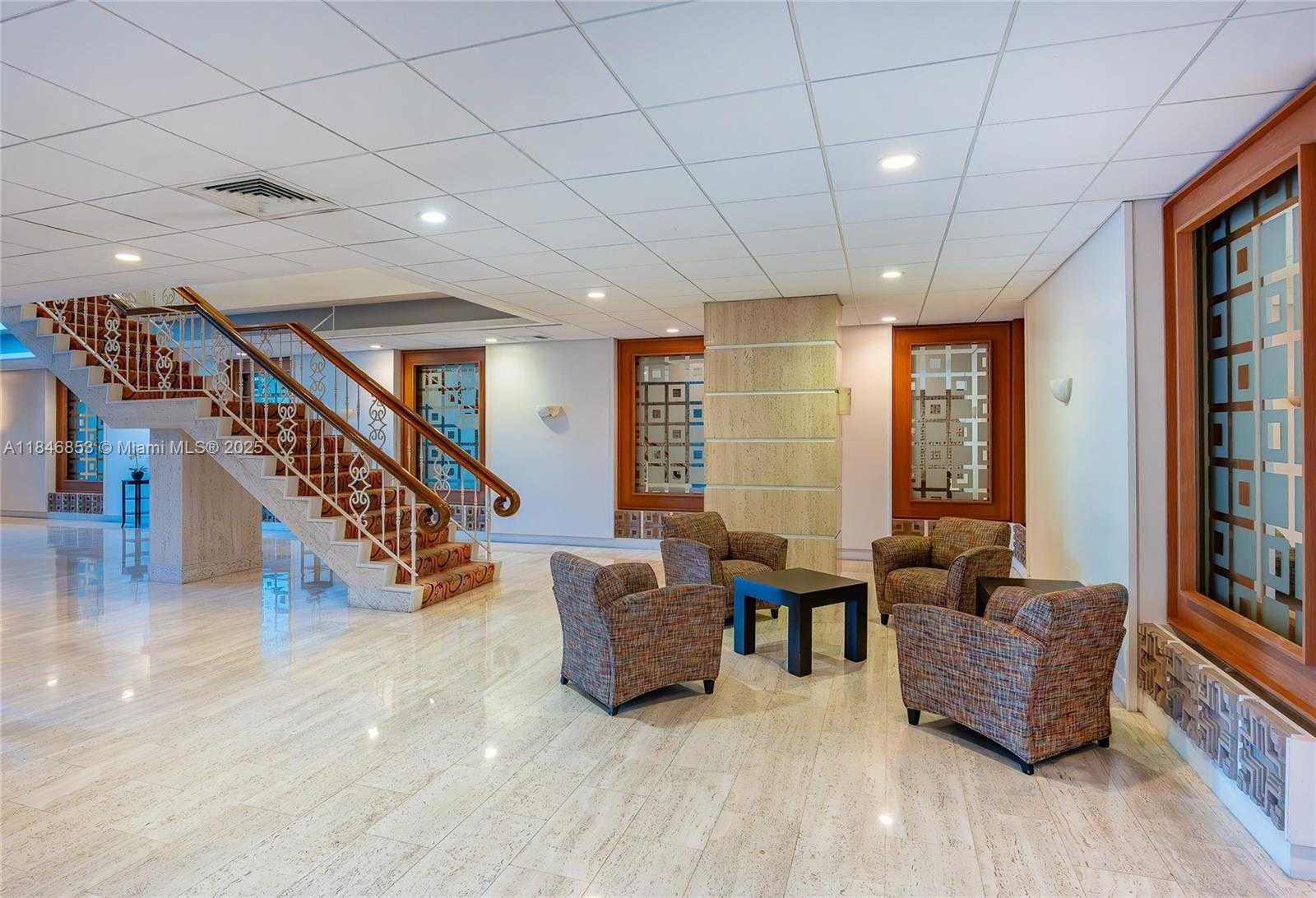 Small Image of 2899 COLLINS AVE #833, Miami Beach Number 21