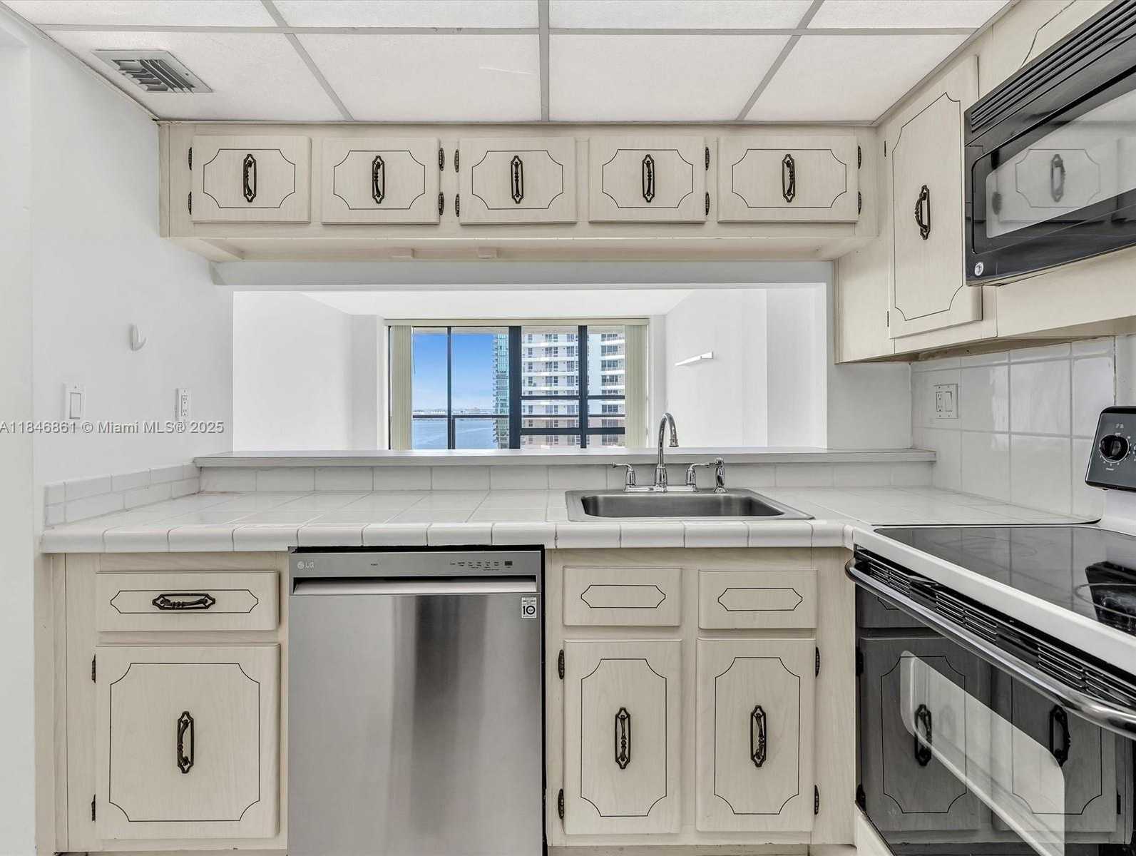 Small Image of Miami Number 11