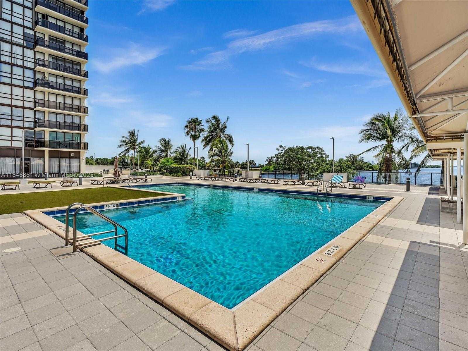 Small Image of Miami Number 25