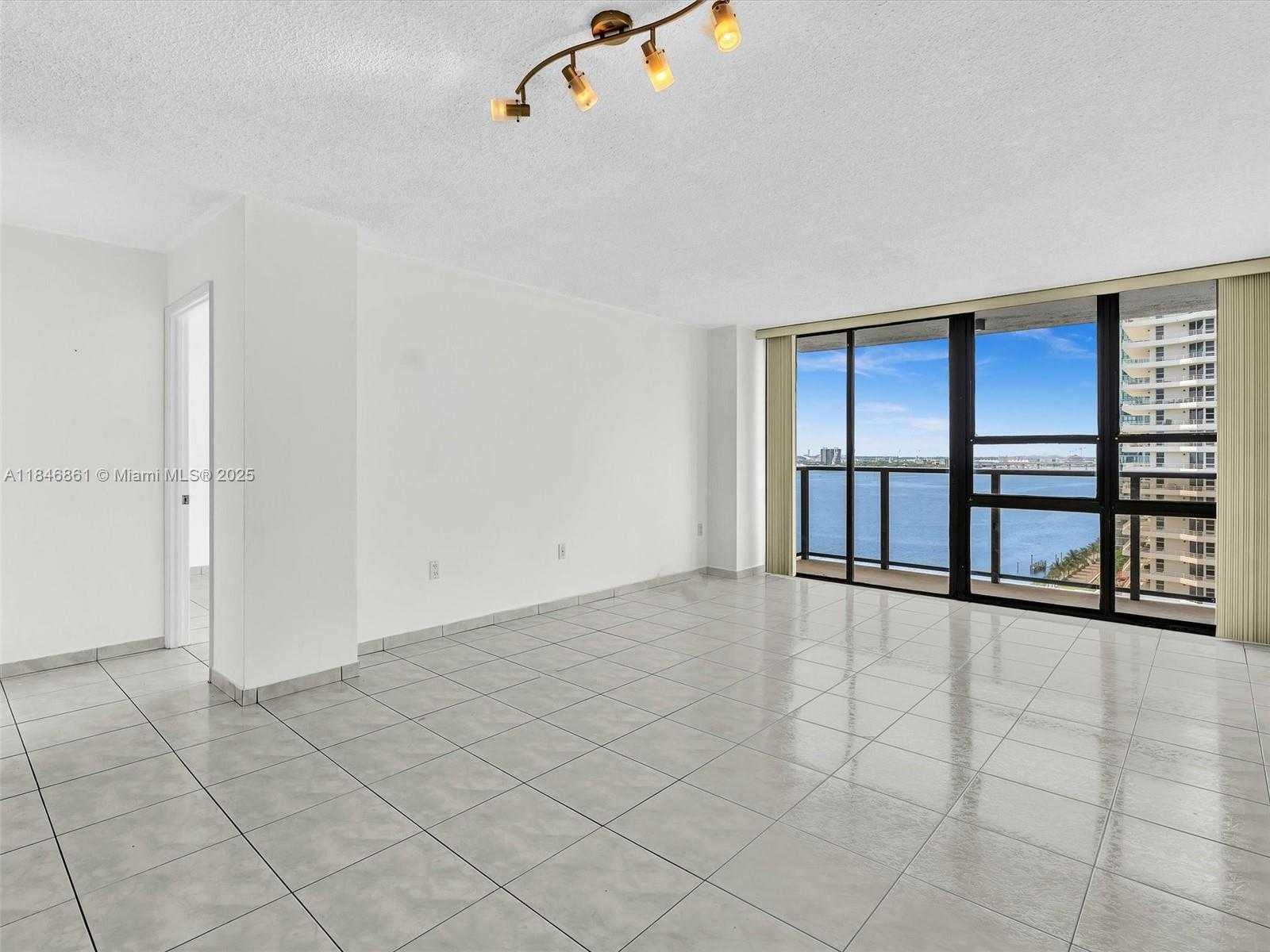 Small Image of Miami Number 3
