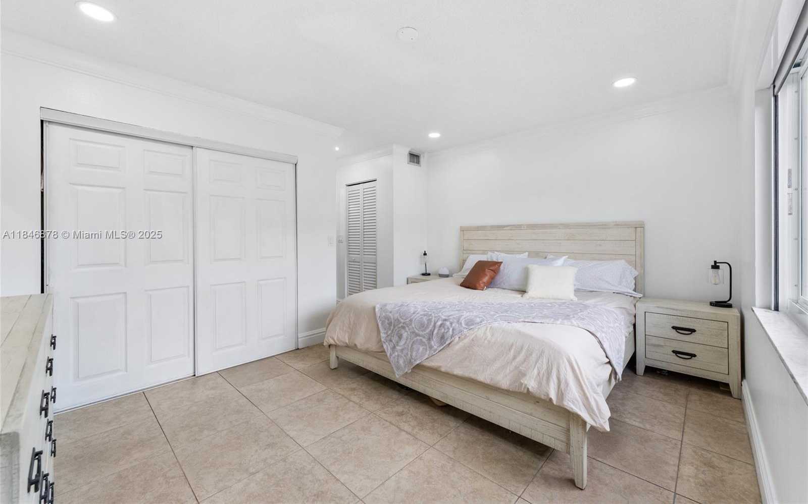 Small Image of 7700 CAMINO REAL #D-202, Miami Number 10