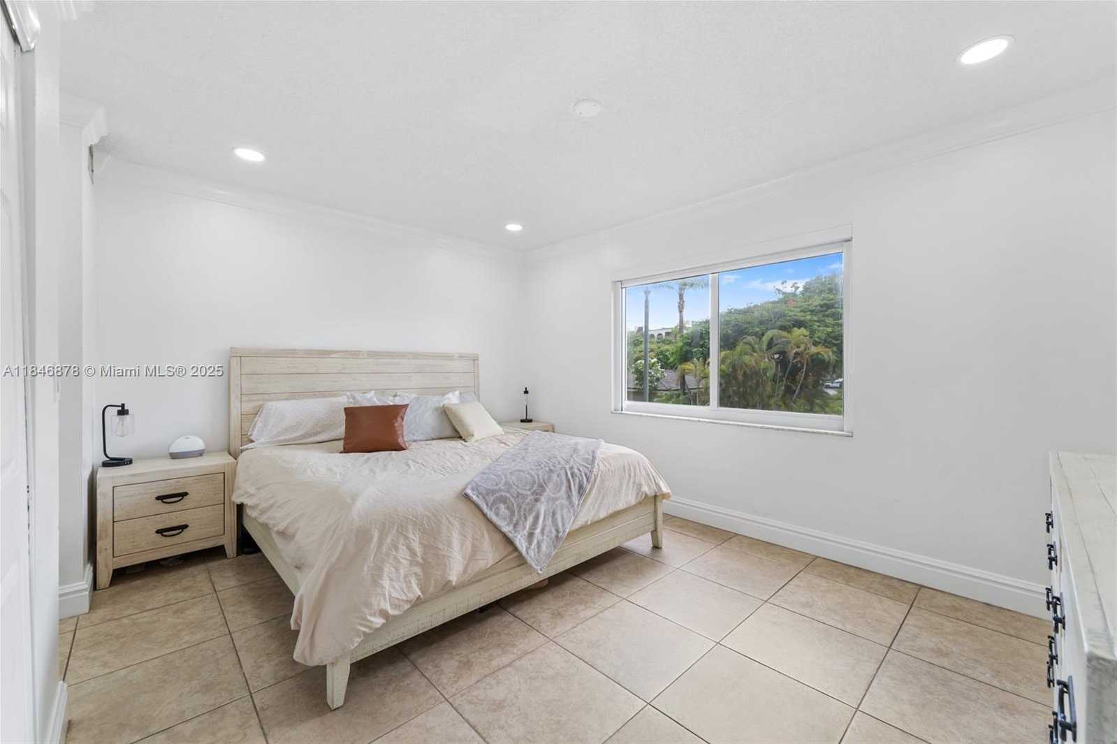 Small Image of 7700 CAMINO REAL #D-202, Miami Number 11