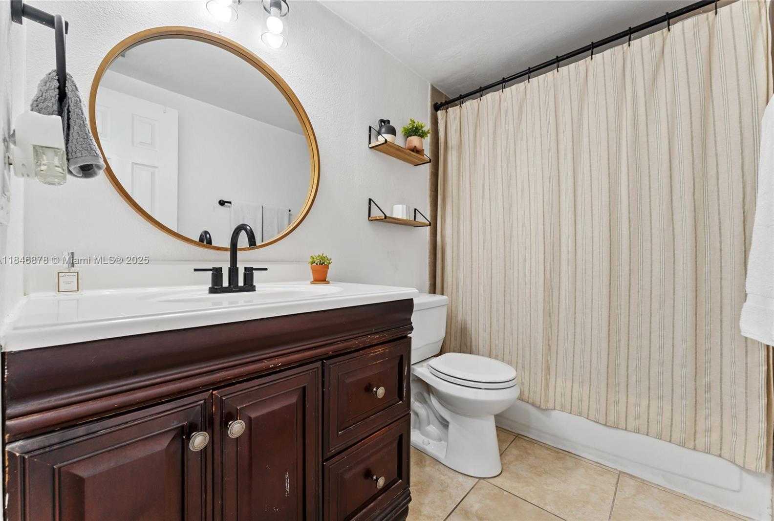 Small Image of 7700 CAMINO REAL #D-202, Miami Number 15
