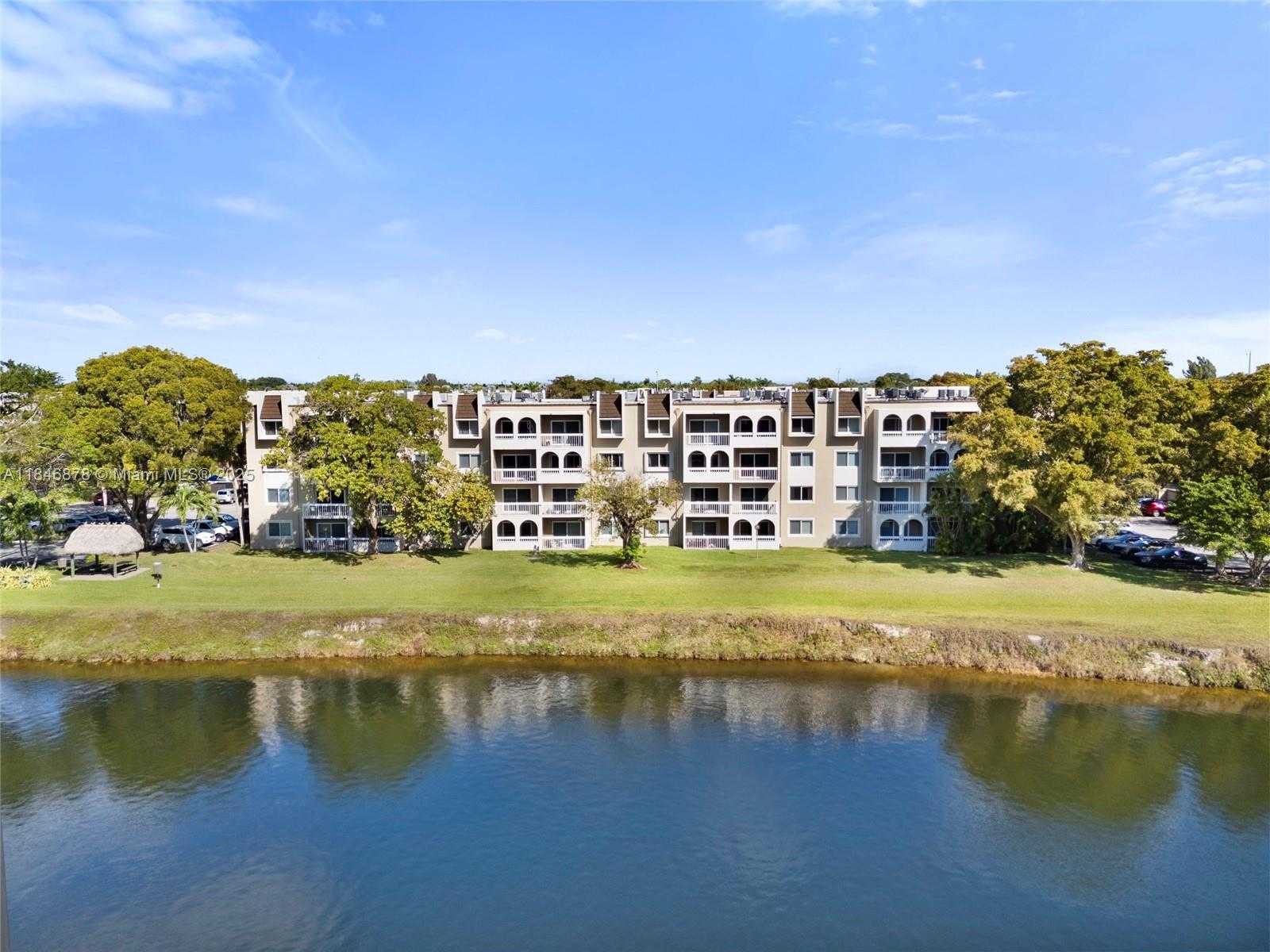 Small Image of 7700 CAMINO REAL #D-202, Miami Number 20