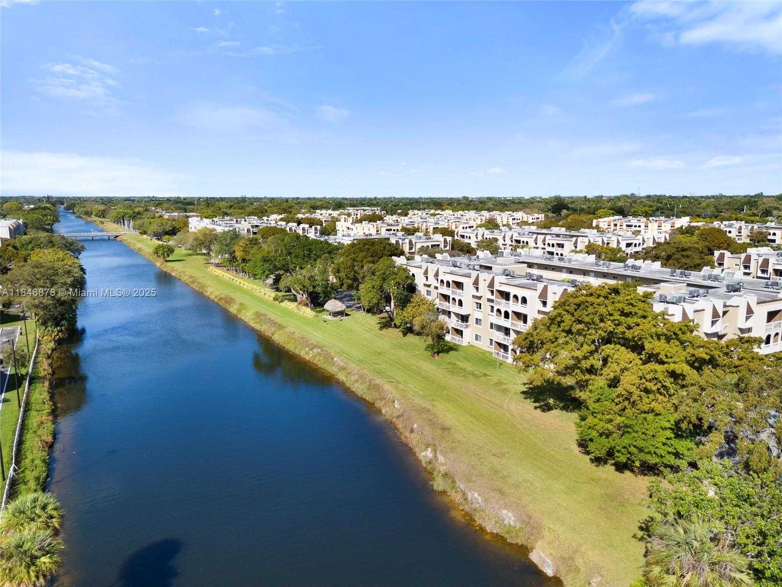 Small Image of 7700 CAMINO REAL #D-202, Miami Number 21