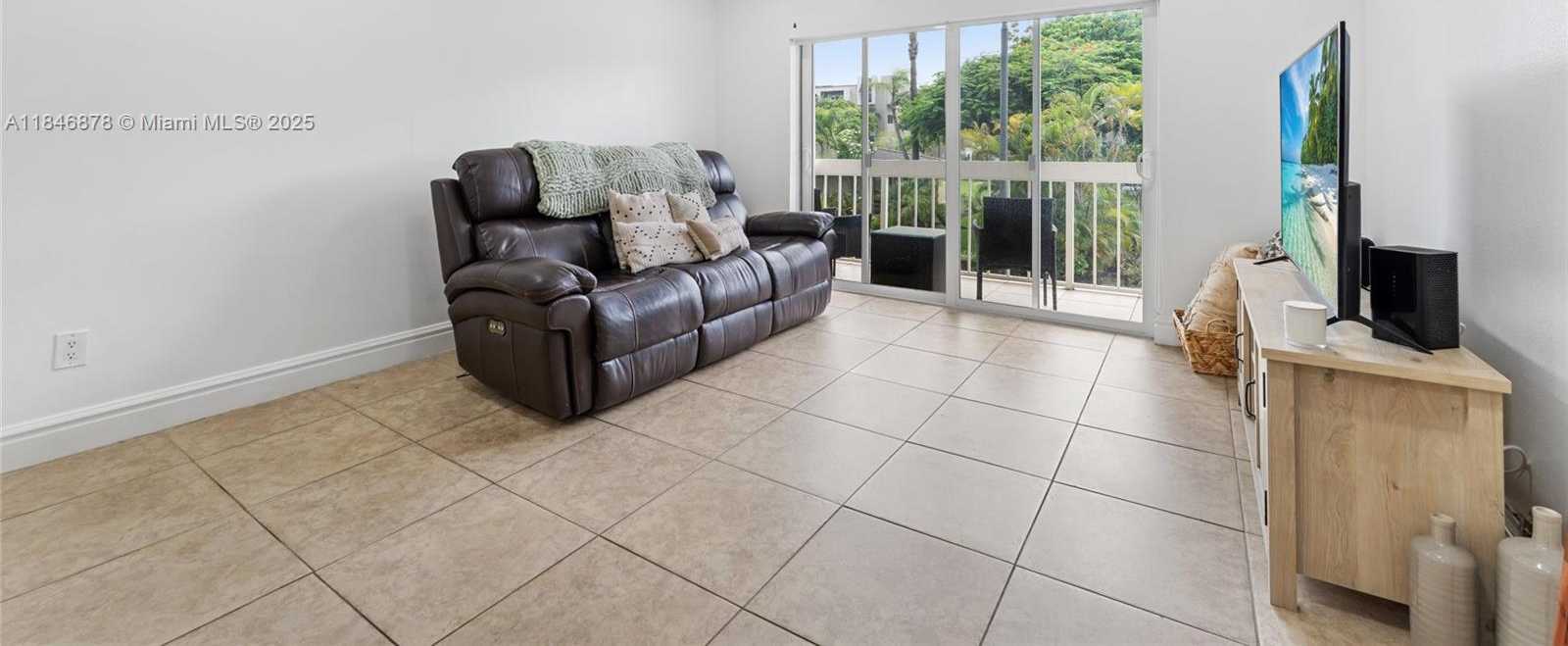 Small Image of 7700 CAMINO REAL #D-202, Miami Number 8