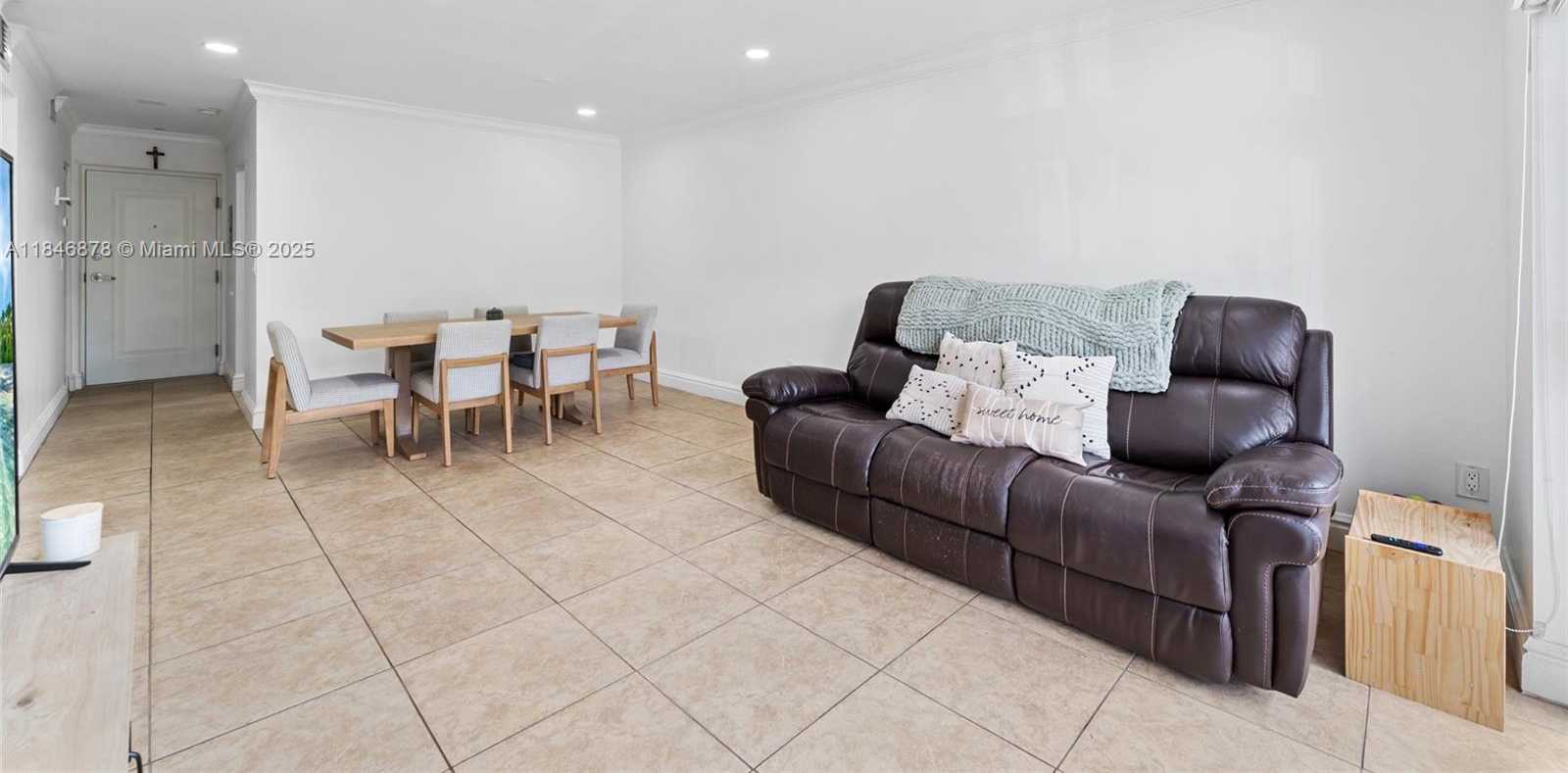 Small Image of 7700 CAMINO REAL #D-202, Miami Number 9