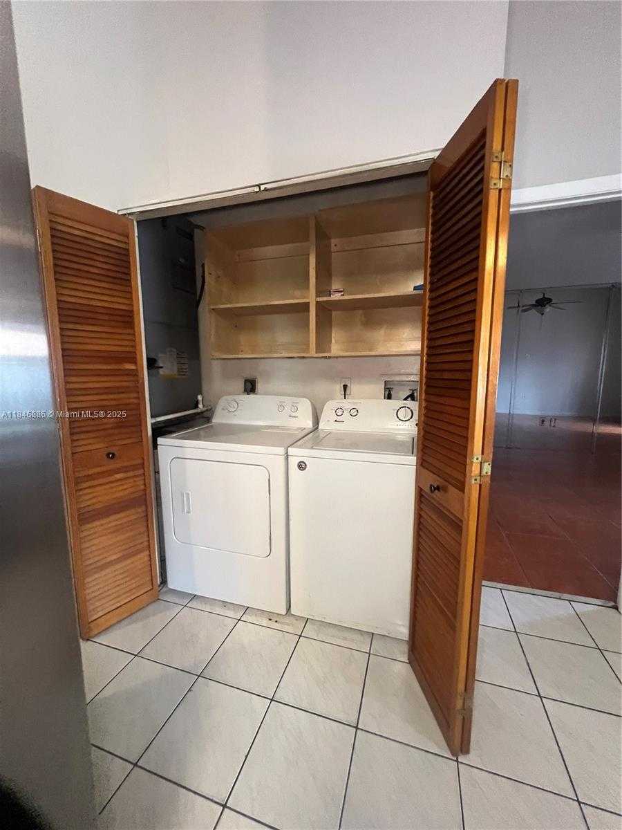 Small Image of 3192 WEST 70TH ST #3192, Hialeah Number 17
