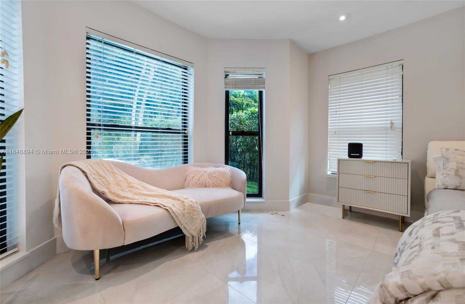 Small Image of 6586 NORTH WEST 97TH DR, Parkland Number 18