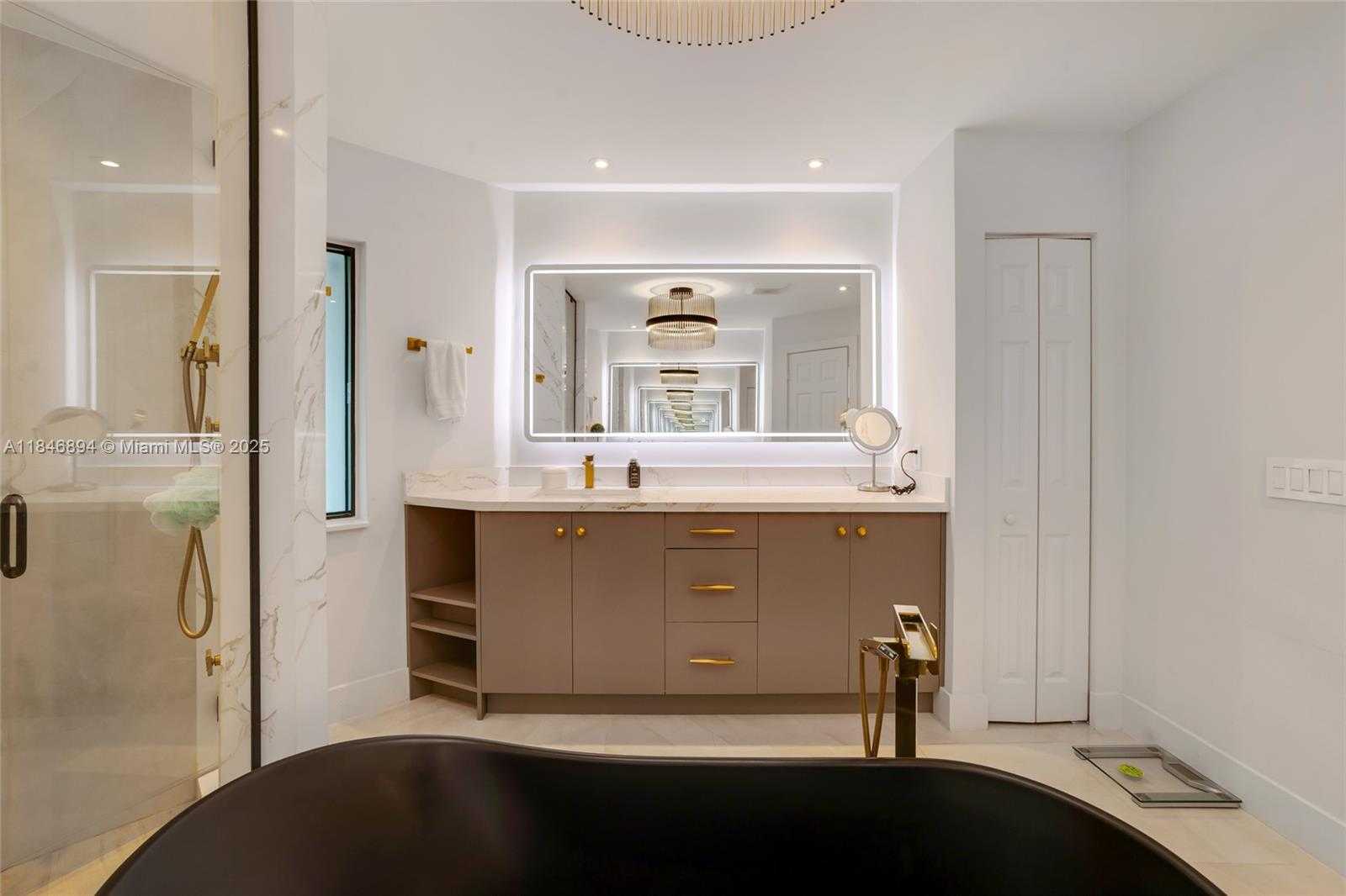 Small Image of 6586 NORTH WEST 97TH DR, Parkland Number 21