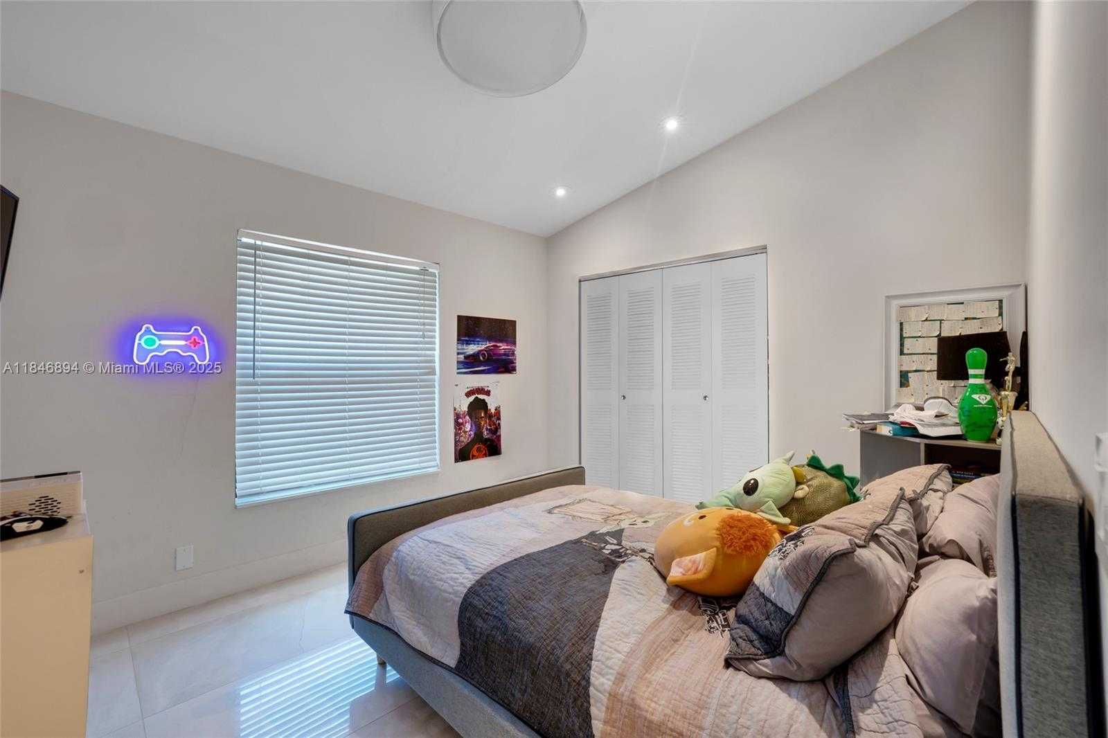 Small Image of 6586 NORTH WEST 97TH DR, Parkland Number 27