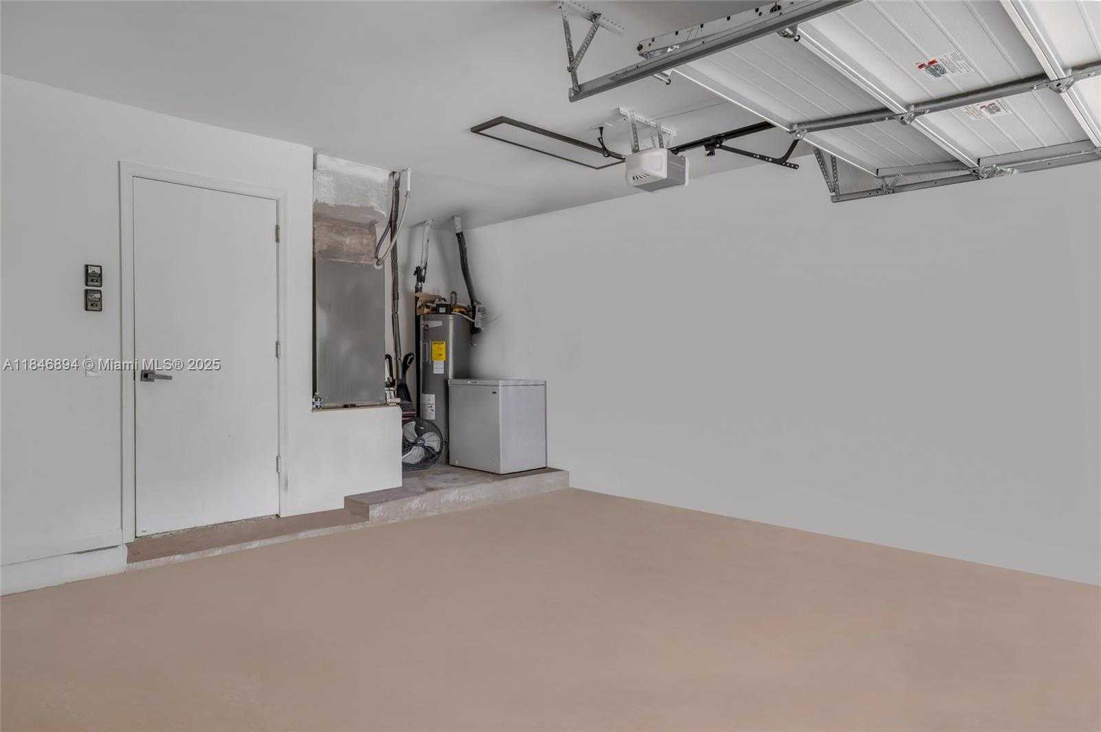 Small Image of 6586 NORTH WEST 97TH DR, Parkland Number 37