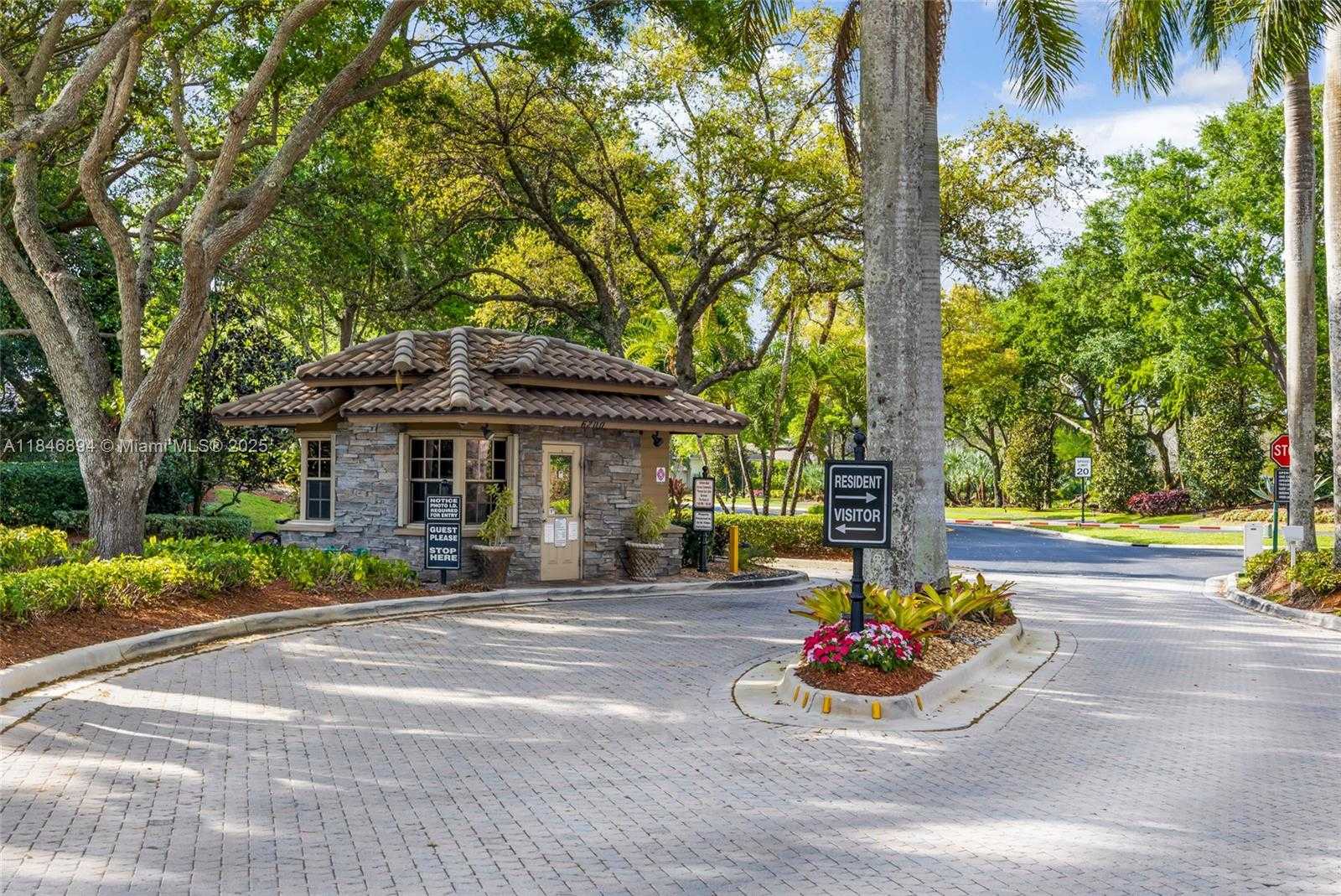 Small Image of 6586 NORTH WEST 97TH DR, Parkland Number 44