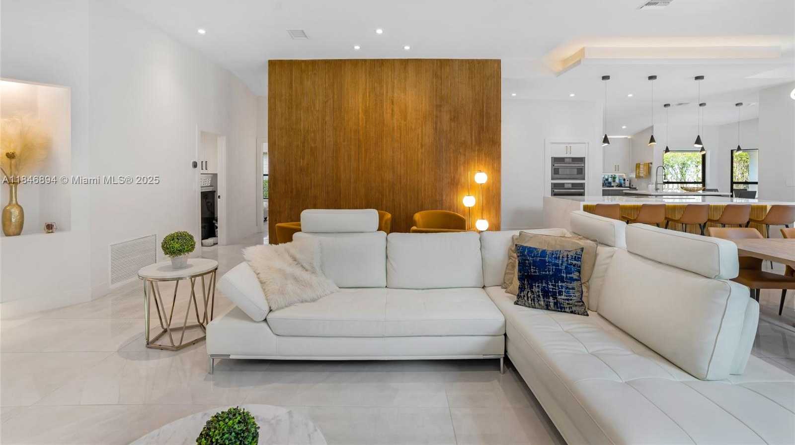 Small Image of 6586 NORTH WEST 97TH DR, Parkland Number 6