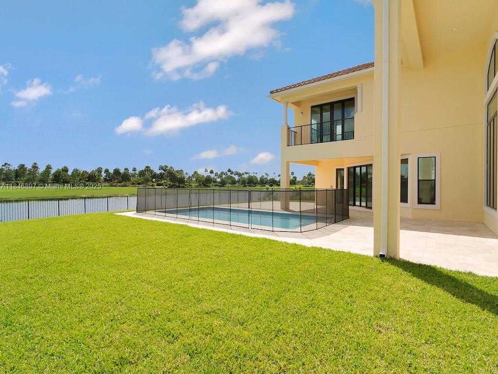 Small Image of 10400 SOUTH BARNSLEY DR, Parkland Number 13