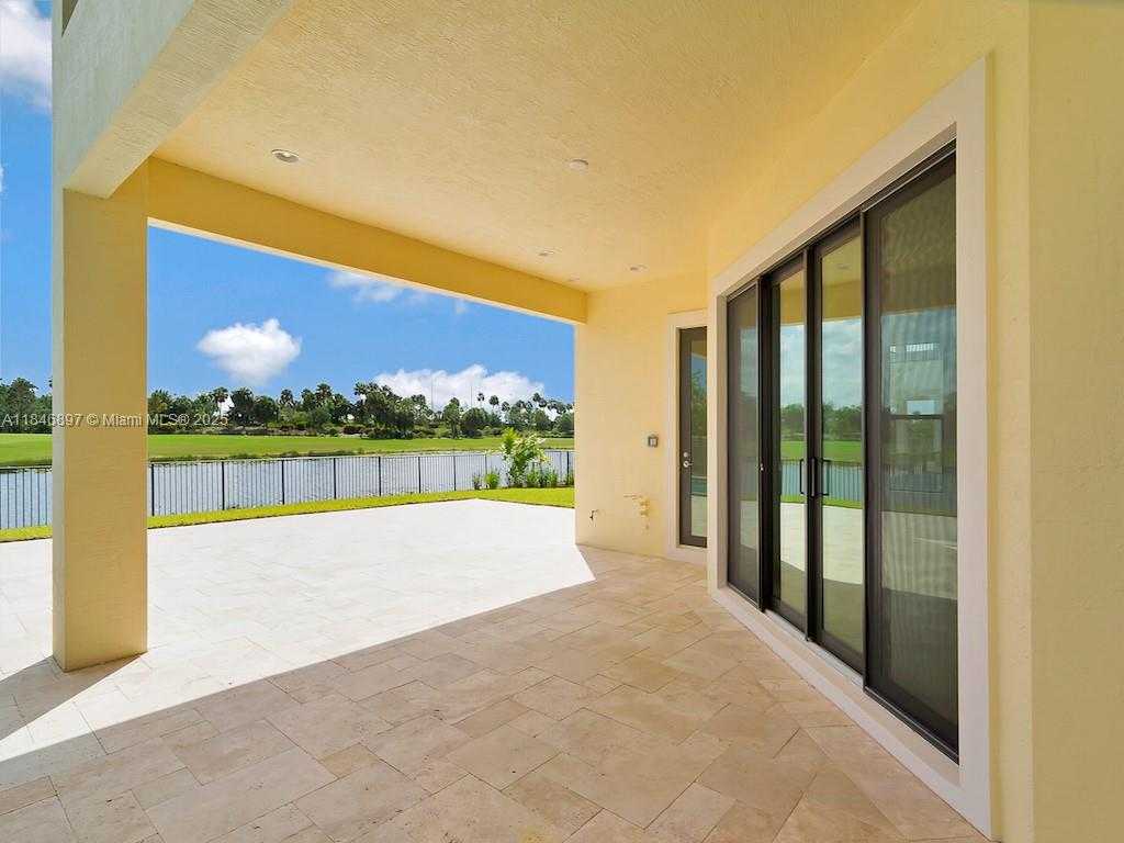 Small Image of 10400 SOUTH BARNSLEY DR, Parkland Number 16