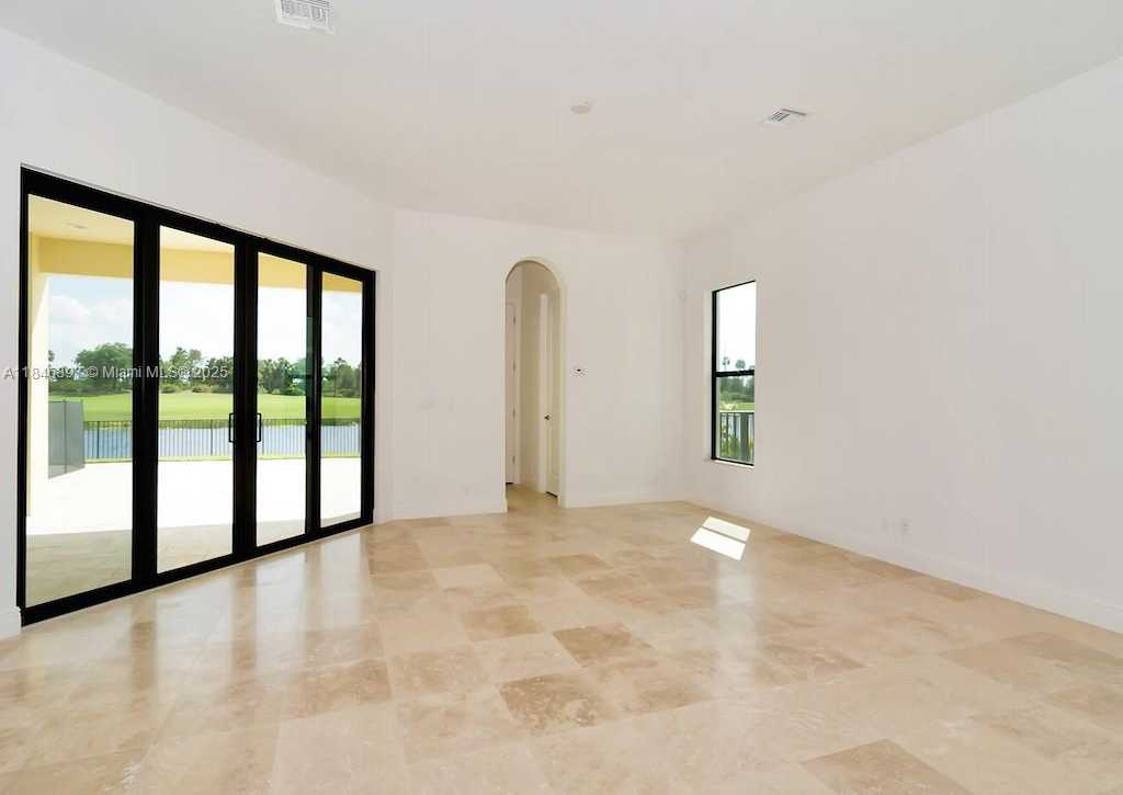 Small Image of 10400 SOUTH BARNSLEY DR, Parkland Number 29