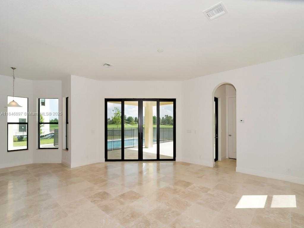 Small Image of 10400 SOUTH BARNSLEY DR, Parkland Number 30