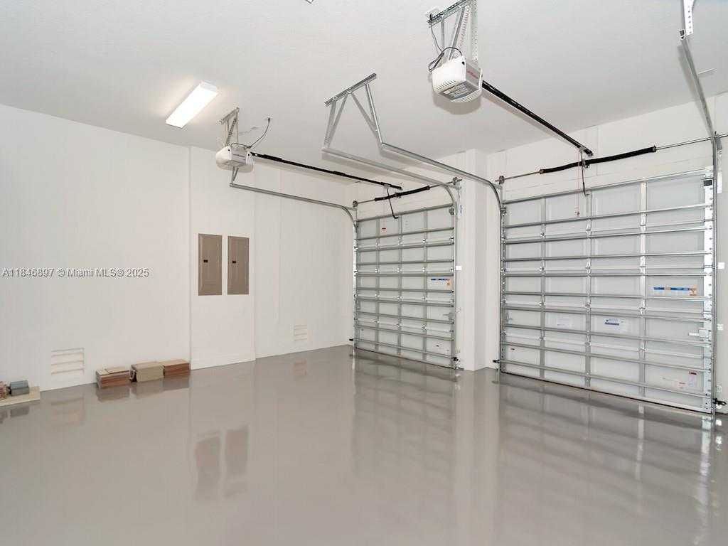 Small Image of 10400 SOUTH BARNSLEY DR, Parkland Number 40