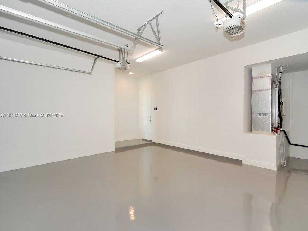 Small Image of 10400 SOUTH BARNSLEY DR, Parkland Number 41