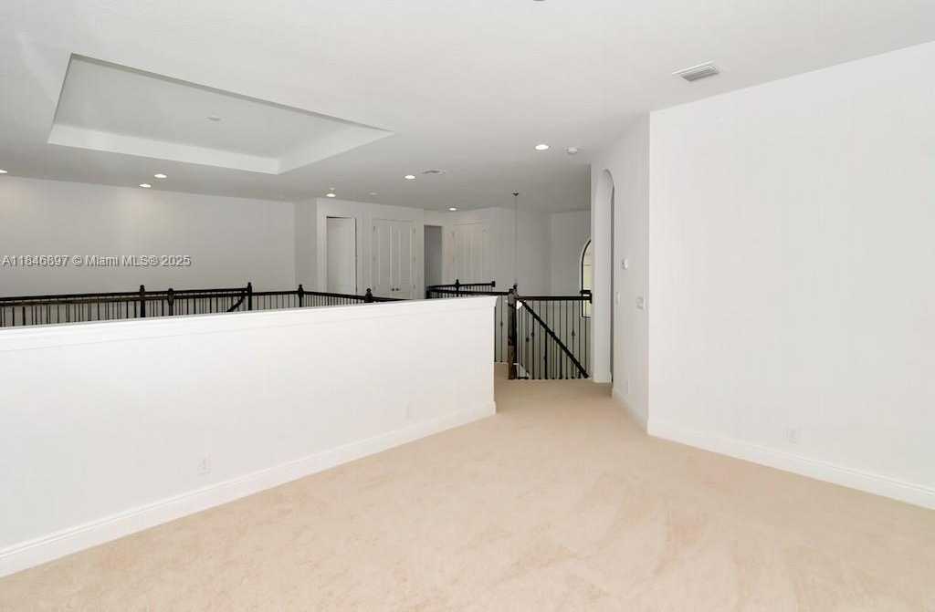 Small Image of 10400 SOUTH BARNSLEY DR, Parkland Number 46