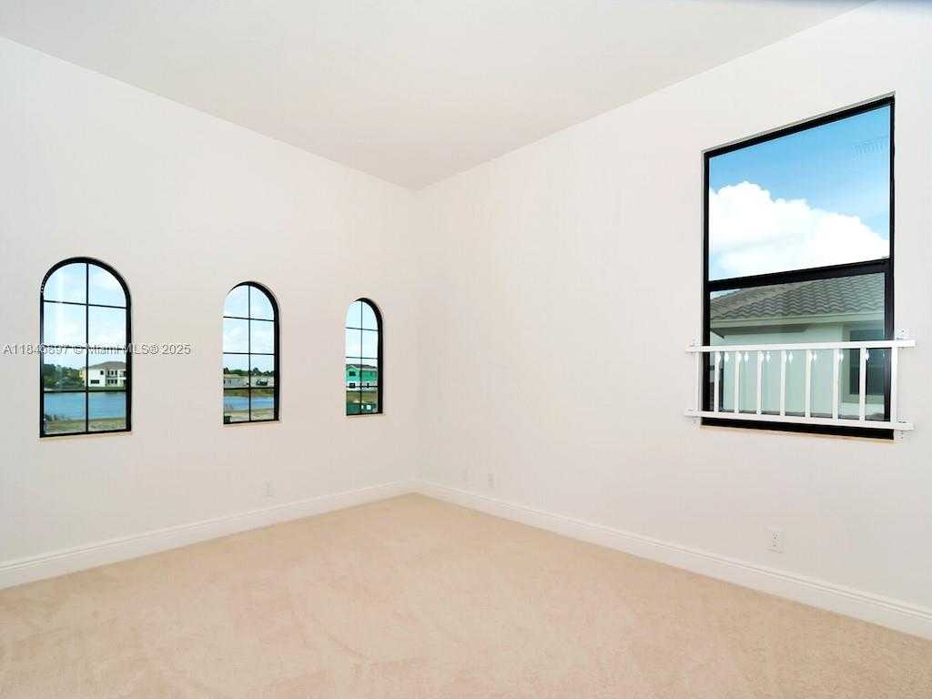 Small Image of 10400 SOUTH BARNSLEY DR, Parkland Number 47