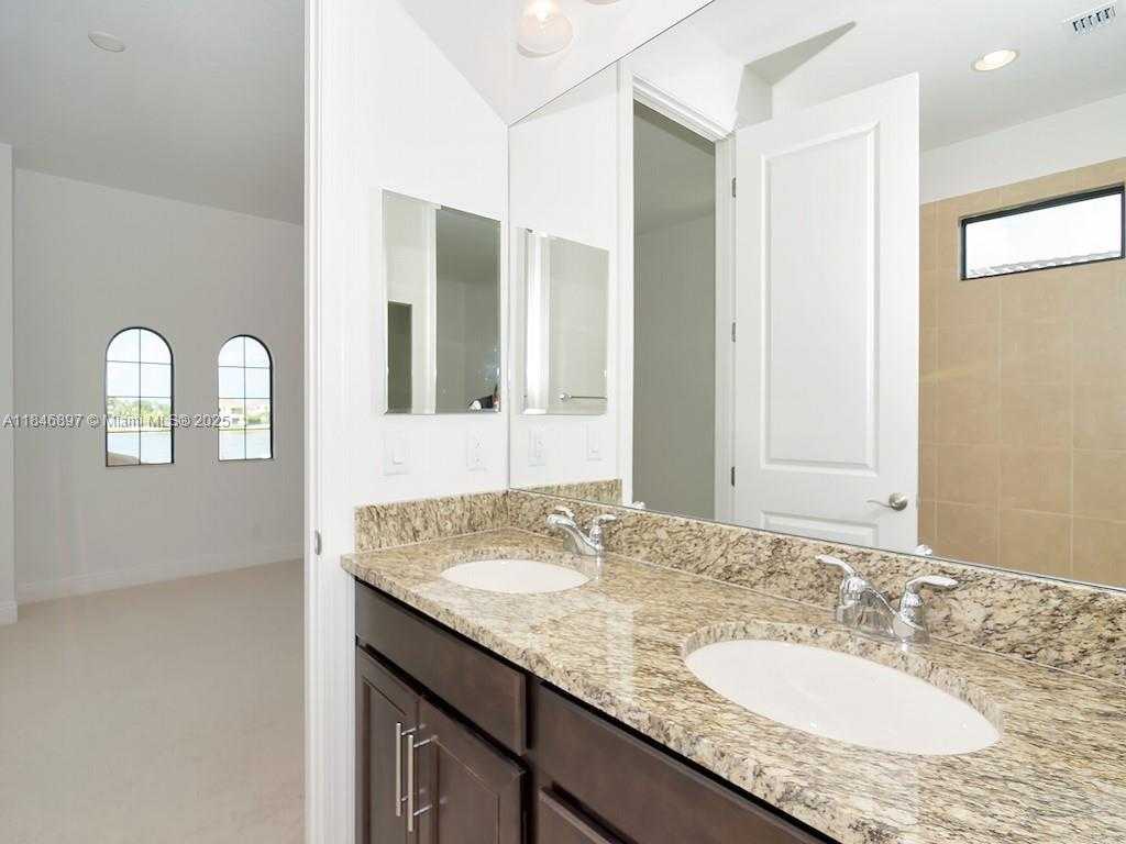 Small Image of 10400 SOUTH BARNSLEY DR, Parkland Number 61