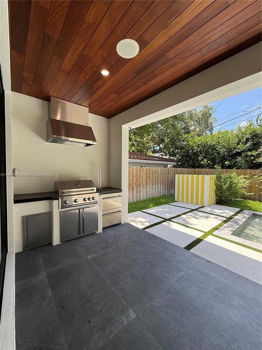 Small Image of 50 NORTH EAST 49TH, Miami Number 10