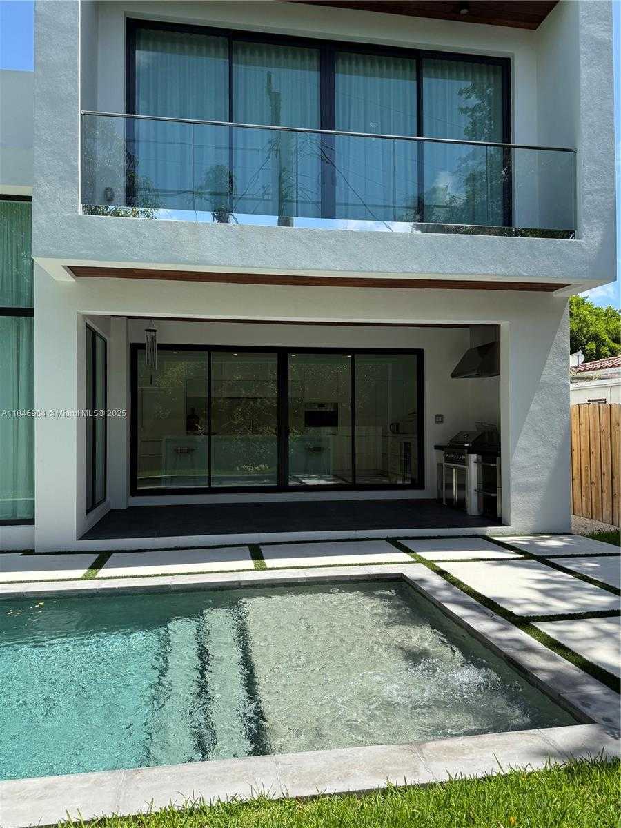 Small Image of 50 NORTH EAST 49TH, Miami Number 12