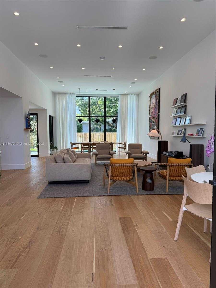 Small Image of 50 NORTH EAST 49TH, Miami Number 14