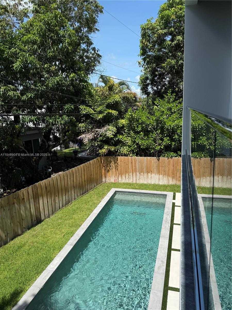 Small Image of 50 NORTH EAST 49TH, Miami Number 18