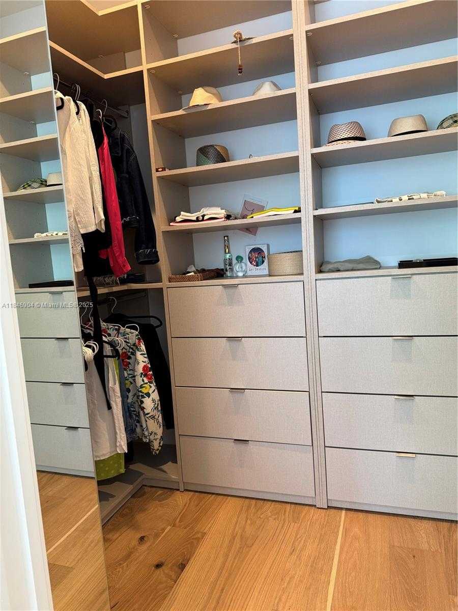 Small Image of 50 NORTH EAST 49TH, Miami Number 19